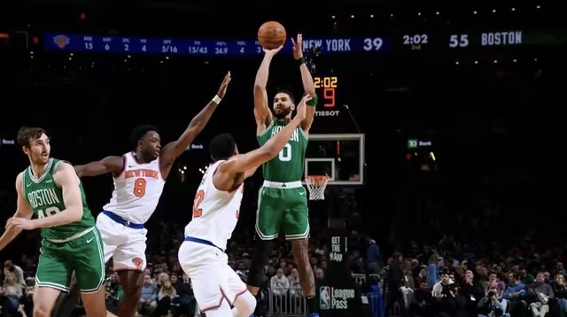 亿德体育网站今晨波士顿凯尔特人备战NBA季后赛，复出首秀细节曝光，更衣室稳定，身体对抗强度拉满的简单介绍